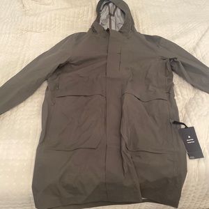 LuluLemon Mens Storm Field Trench NWT
